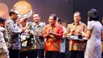 Kepala Dinas PTSP DKI Jakarta Raih Anugerah ASN 2018
