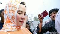 Ada apa Angel? Pool/Ismail/detiKFoto.