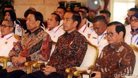 Selain Jokowi, Konferensi Industri Jasa Pengamanan juga dihadiri Menkopolhukam Wiranto dan Sekretaris Kabinet (Seskab) Pramono Anung.