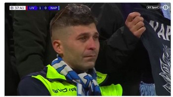 Liverpool beberapa kali diremehkan lawan-lawannya, tapi meme ekspresi fans Napoli ini sekali lagi menegaskan The Reds sudah mampu unjuk gigi. (Foto: Internet/Twitter)