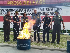 Cerita Sri Mulyani Tekan Importir Ilegal Bareng Polri