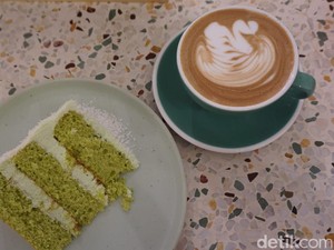 Cliq Coffee: Rasa Eksotik Cake Klepon dan Cafe Mocha Hangat