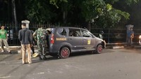 Meski tak dibakar, namun semua bagian kaca mobil pecah (Foto: Dok. Istimewa)