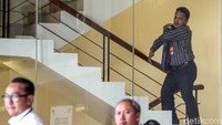KPK belum memberikan keterangan lebih rinci mengenai keterkaitan antara kedua saksi itu dan perkara tersebut. Perkara ini diusut KPK melalui penyelidikan dengan menetapkan Marzuqi dan Lasito sebagai tersangka. Marzuqi diduga menyuap Lasito, yang mengadili gugatan praperadilan yang diajukannya. Praperadilan itu diajukan Marzuqi agar bebas dari status tersangka di Kejaksaan Tinggi Jawa Tengah (Kejati Jateng).