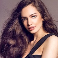 Miss Universe Switzerland ini juga tampil memesona di foto resmi yang dirilis oleh penyelenggara. Jastina Doreen Riederer dikenal sebagai orang yang gemar membantu dan menginginkan yang terbaik untuk orang lain. Wanita cantik berusia 20 tahun ini bahkan menguasai bahasa Inggris, bahasa Jerman, bahasa Italia, dan bahasa Spanyol. Foto: dok. Miss Universe