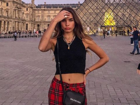 Hana Cross, kekasih baru Brooklyn Beckham.