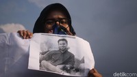 Dari sekian banyak penumpang dan awak kapal 64 korban sisanya hingga kini belum ada kejelasan.