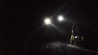  Taksi Ijen pun menjadi salah satu pintu bagi para penduduk lokal untuk memburu rezeki dari derasnya wisatawan yang mengunjungi Gunung Ijen.