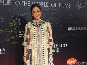 Dear Adik-adik SMA-STM, Dian Sastro Minta Tetap di Sekolah dan Tak Demo