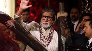 Hii... Amitabh Bachchan Pernah Digerayangi Tikus di Bioskop India