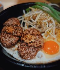 Gurih Leleh Beefsteak dengan Telor Ceplok Ada di 5 Resto Ini