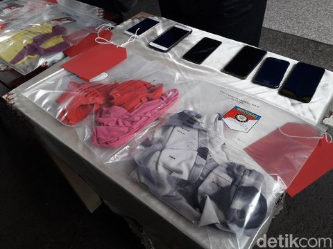 Barang bukti yang disita dari pesta seks