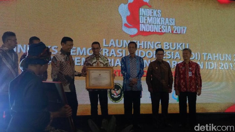 DKI Raih Peringkat Pertama Indeks Demokrasi Indonesia DKI Raih Peringkat Pertama Indeks Demokrasi Indonesia