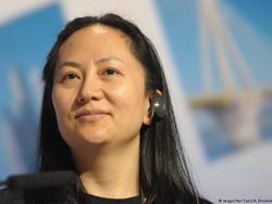 Penampakan Para Pejabat AS Beberkan 23 Kesalahan Huawei