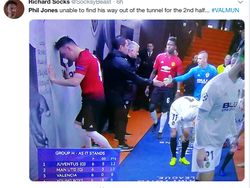 MU Kalah, Phil Jones Habis Kena Olok-olok