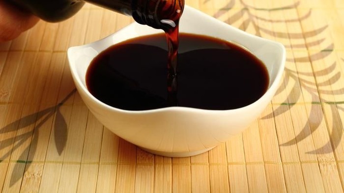 Kandungan garam dalam kecap asin cukup tinggi. (Foto: iStock) Kandungan garam dalam kecap asin cukup tinggi. (Foto: iStock)