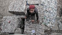 Taufiq mencatat kebutuhan plastik sebagai bahan baku industri mencapai 5,6 juta ton per tahun.