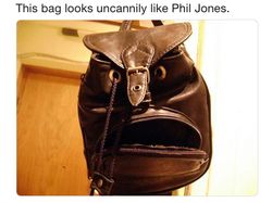MU Kalah, Phil Jones Habis Kena Olok-olok