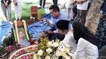 Tangis Arumi Bachsin Lepas Adik Iparnya