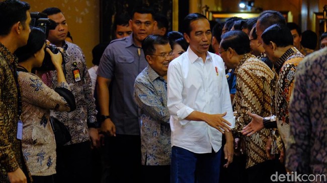 Jokowi Dituding Bohong Soal Tolak Impor Hingga Utang