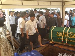 Tolak Jenazah Adiknya Diautopsi, Emil Dardak: Kami Sudah Ikhlas