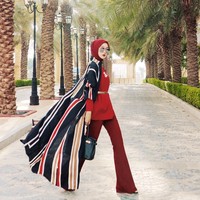 Dalam satu hari, ia makan hanya dua kali sehari yaitu sarapan dan makan malam. Ia pun memperbanyak buah dan sayur. Foto: Instagram/DianPelangi