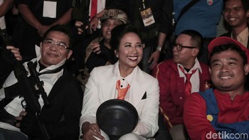 Spirit of Millenials Games Day 2018 menyediakan hadiah dengan total ratusan juta rupiah dan dimeriahkan oleh berbagai pengisi acara dan rangkaian acara menarik lainnya seperti kompetisi cosplay, kompetisi logo tim, kompetisi publikasi media sosial, serta hiburan permainan lainnya seperti archery, can toss, dan dart balloon.