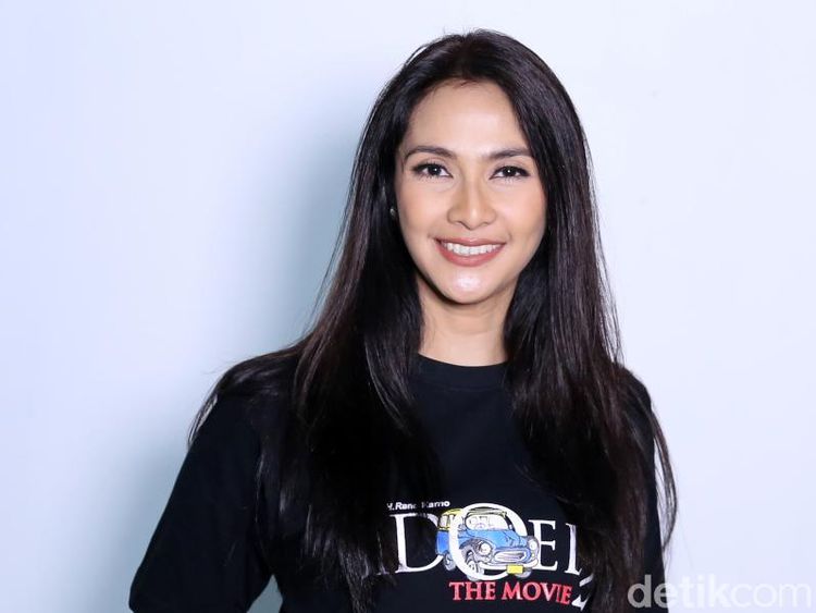 Makin Semangat, Lihat Manisnya Maudy Koesnaedi!