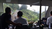 Seolah belum banyak tersentuh tangan-tangan manusia, alamnya masih asri dan elok dipandang karena sejauh mata memandang hanya ada pemandangan gunung, hamparan sawah, rindang pohon hijau memanjakan mata (Mukhlis Dinillah/detikTravel)