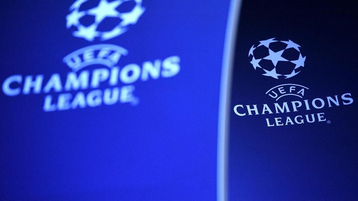 BARCELONA, SPAIN - OCTOBER 24: The Champions League logo is seen prior to the Group B match of the UEFA Champions League between FC Barcelona and FC Internazionale at Camp Nou on October 24, 2018 in Barcelona, Spain.  (Photo by David Ramos/Getty Images)