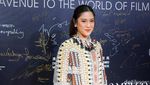 Gaya Etnik Dian Sastrowardoyo di Film Festival Macau 2018