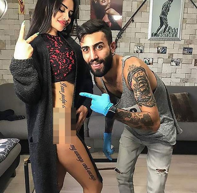 Wanita berusia 26 tahun ini ingin menghormati frasa Turki yang populer Hanya Tuhan yang dapat menilai kesalahan dan kebenaran saya ke dalam bentuk tulisan tato. Sayangnya, pesan ini jadi kacau karena salah terjemahan. Foto: Instagram @nazmila_