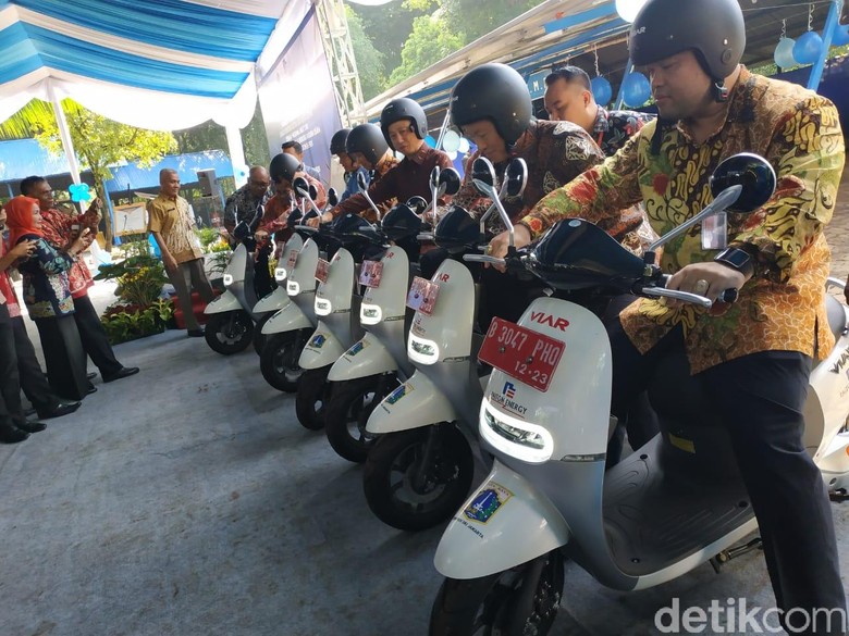 Pemprov DKI Mulai Pakai Motor  Listrik  untuk  Operasional