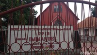 Seiring perkembangan zaman, Gereja Merah kemudian berganti nama jadi Gereja Immanuel (M Rofiq/detikTravel) 