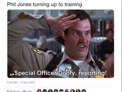 MU Kalah, Phil Jones Habis Kena Olok-olok