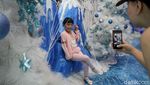 Melihat Aksi Elsa dan Anna Frozen Menghibur Anak-anak di Mal Jakarta