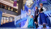 Acara Meet and Greet tersebut dimulai dari tanggal 13 Desember hingga 16 Desember mendatang. Selain itu, setiap pukul 13.30, 15.00, 16.30, 18.00 dan 19,00 WIB akan ada sesi foto bersama pemeran dari Frozen.  