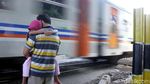 Pintu Perlintasan KA di Roxy Ditutup, Warga Duri Pulo Protes