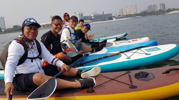 Dirut BPJS TK saat Paddling di Ancol