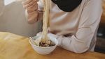 Tak Hanya Cantik, Dwi Handayani Juga Jago Masak dan Doyan Kulineran