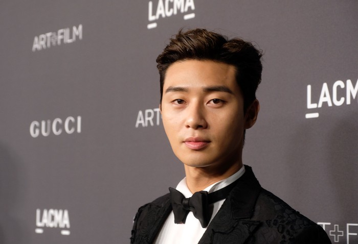 aktor Park Seo Joon LOS ANGELES, CA - OCTOBER 29: Actor Seo-Joon Park attends the 2016 LACMA Art + Film Gala honoring Robert Irwin and Kathryn Bigelow presented by Gucci at LACMA on October 29, 2016 in Los Angeles, California. (Photo by Frazer Harrison/Getty Images for LACMA)
