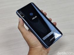 Unboxing Zenfone Max Pro M2 yang Siap Goda Kantongmu