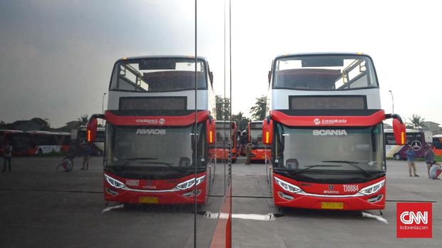 Bus Transjakarta beratap terbuka akan digunakan untuk pawai Persija juara Liga 1 2018. (