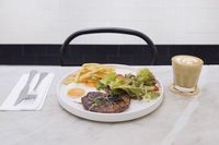 Gurih Leleh Beefsteak dengan Telor Ceplok Ada di 5 Resto Ini