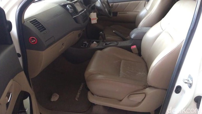 Begini Kondisi Mobil Ketua Gerindra Semarang yang Dilempar Batu