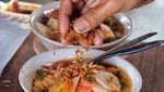 Sluurp! Segar Gurih Soto Mie Bogor Buat Hangatkan Badan Pagi Ini