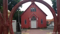 Bagi umat Kristen Protestan, gereja di Jl Suroyo, Probolinggo ini, cocok untuk dijadikan tujuan wisata religi Natal dan akhir tahun (M Rofiq/detikTravel) 