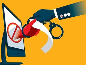 Sindiran Bos OJK: Rentenir Pakai Online Bunganya Tinggi