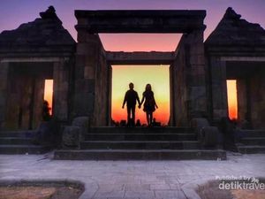 Kunto Aji & Ratusan Milenial Hijaukan Situs Ratu Boko
