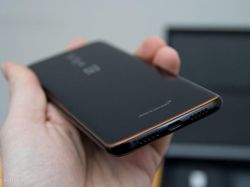 Melihat Si Garang OnePlus 6T Edisi McLaren, RAM-nya 10 GB